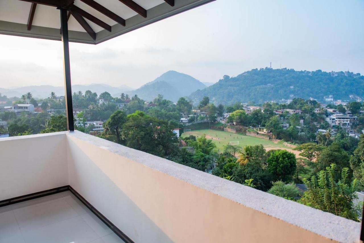 Sky Edge Homestay キャンディー エクステリア 写真