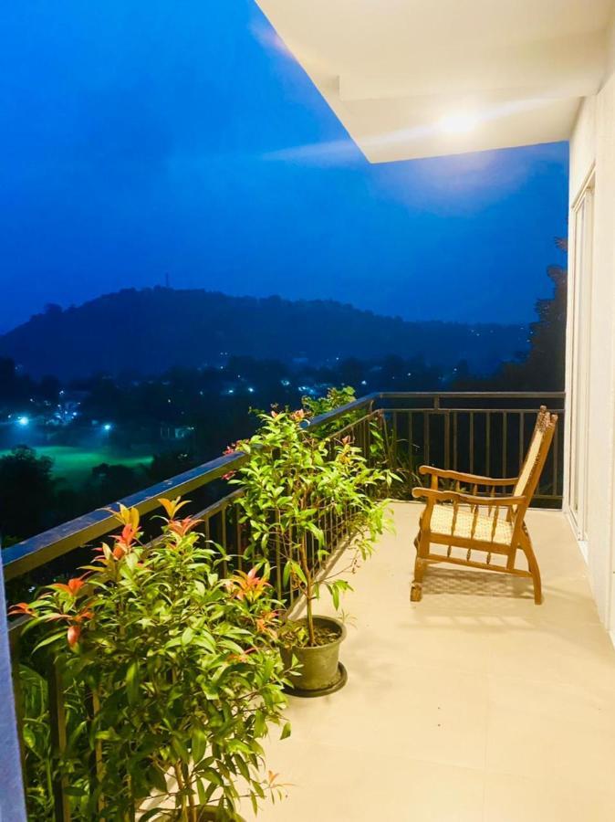 Sky Edge Homestay キャンディー エクステリア 写真